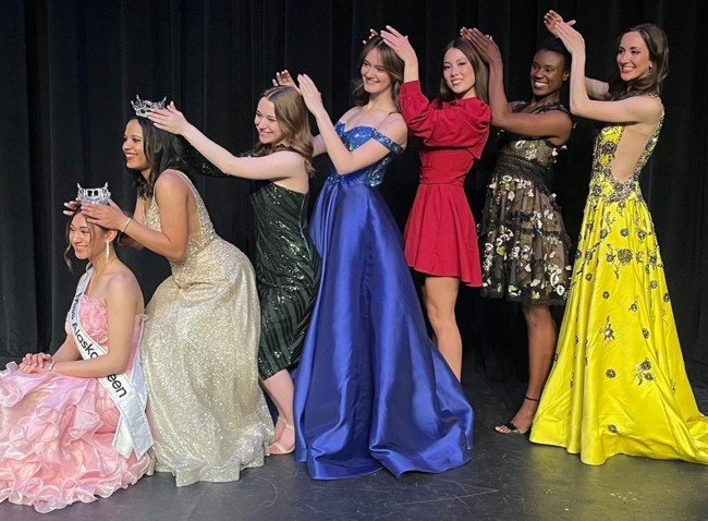 Miss Alaska's Teens in Line-up